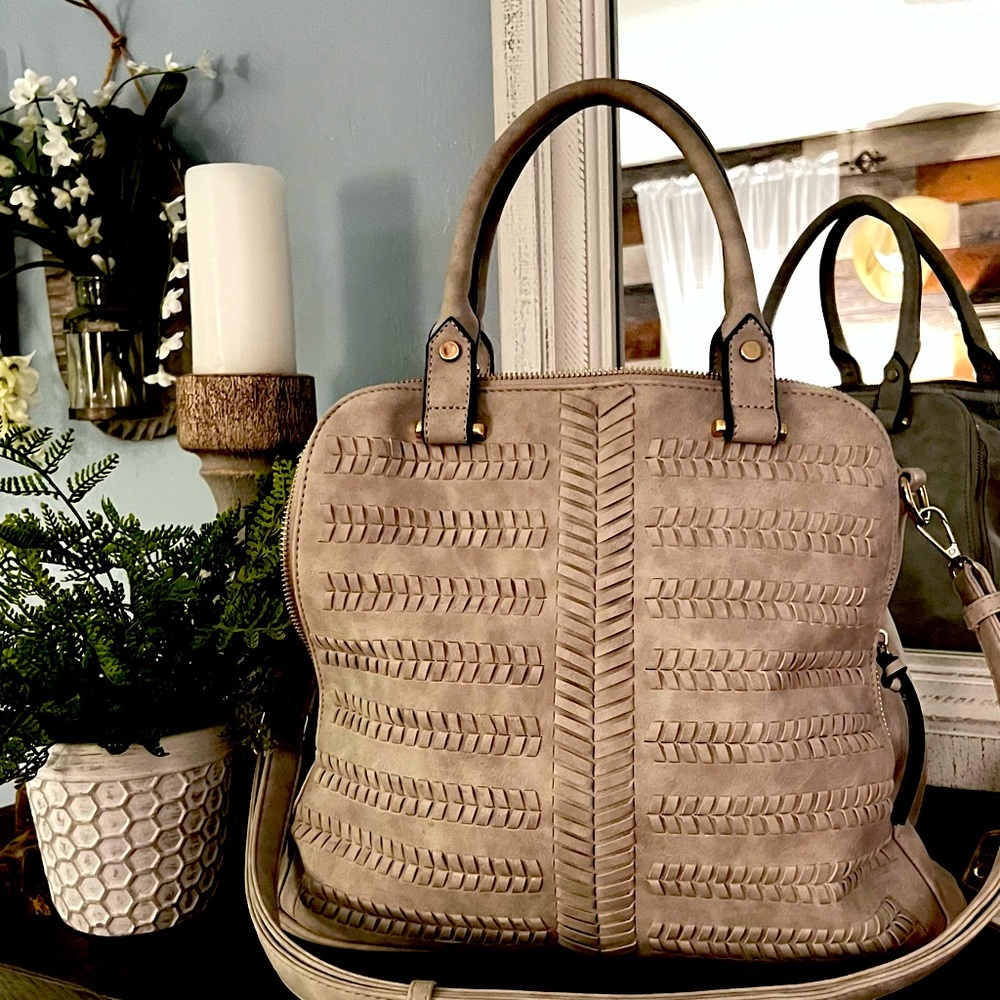 Gray tote